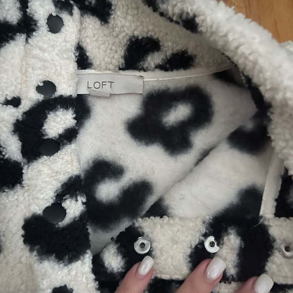 Fuzzy LOFT pattern quarter sweater size medium - Picture 4 of 5